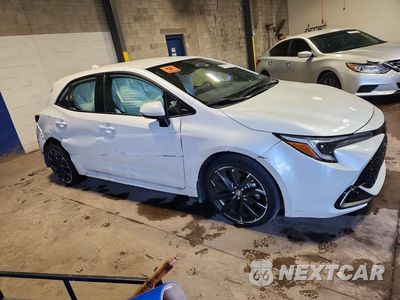 Czwarte zdjęcie samochodu z boku: 2025 TOYOTA COROLLA XSE VIN:JTNC4MBE5S3252308 - miniatura