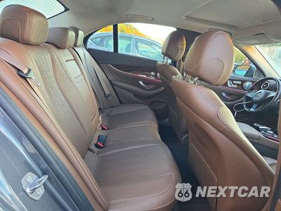 Zdjęcie 10 z 12 samochodu: 2017 MERCEDES-BENZ E 300 4MATIC VIN:WDDZF4KB2HA219940 - miniatura