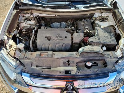 Zdjęcie 11 z 12 samochodu: 2016 MITSUBISHI OUTLANDER SE VIN:JA4AZ3A37GZ034702 - miniatura