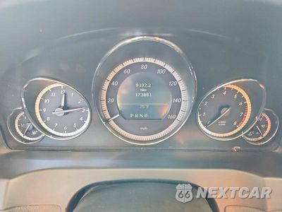 Zdjęcie 9 z 12 samochodu: 2010 MERCEDES-BENZ E 550 VIN:WDDKJ7CB9AF026211 - miniatura