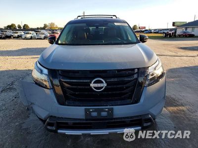 Piąte zdjęcie samochodu w środku: 2025 NISSAN PATHFINDER PLATINUM VIN:5N1DR3DK5SC311604 - miniatura