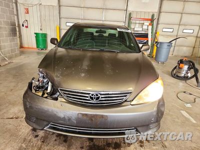 Piąte zdjęcie samochodu w środku: 2005 TOYOTA CAMRY LE VIN:4T1BE32K05U513870 - miniatura