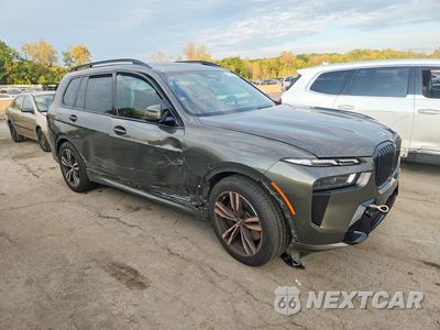 Czwarte zdjęcie samochodu z boku: 2024 BMW X7 XDRIVE40I VIN:5UX23EM07R9V96478 - miniatura