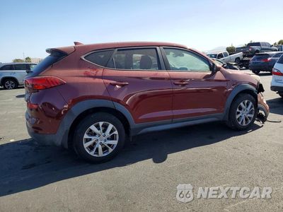 Trzecie zdjęcie samochodu z tyłu: 2019 HYUNDAI TUCSON SE VIN:KM8J23A41KU002705 - miniatura
