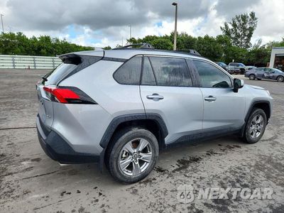 Trzecie zdjęcie samochodu z tyłu: 2024 TOYOTA RAV4 XLE VIN:2T3W1RFV4RW314659 - miniatura