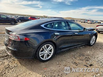 Trzecie zdjęcie samochodu z tyłu: 2015 TESLA MODEL S 70D VIN:5YJSA1S26FF093790 - miniatura