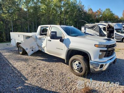 Czwarte zdjęcie samochodu z boku: 2025 CHEVROLET SILVERADO K3500 VIN:1GB4KSEY4SF269709 - miniatura