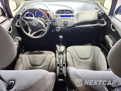 Zdjęcie 8 z 12 samochodu: 2013 HONDA FIT VIN:JHMGE8H38DC055697 - miniatura