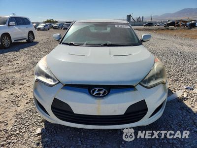 Piąte zdjęcie samochodu w środku: 2013 HYUNDAI VELOSTER BASE VIN:KMHTC6AD0DU084582 - miniatura