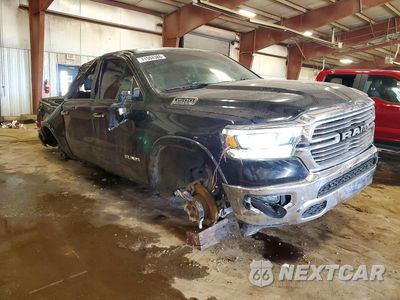 Czwarte zdjęcie samochodu z boku: 2020 RAM 1500 LARAMIE VIN:1C6SRFJT2LN413594 - miniatura