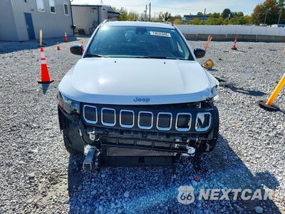 Piąte zdjęcie samochodu w środku: 2022 JEEP COMPASS LATITUDE VIN:3C4NJCBBXNT182545 - miniatura