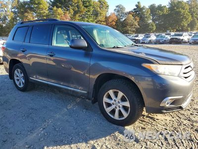Czwarte zdjęcie samochodu z boku: 2011 TOYOTA HIGHLANDER BASE VIN:5TDBK3EH9BS091871 - miniatura