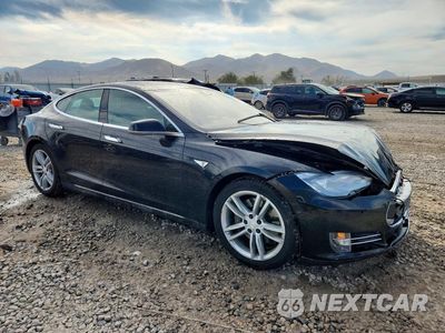 Czwarte zdjęcie samochodu z boku: 2015 TESLA MODEL S 70D VIN:5YJSA1S26FF093790 - miniatura