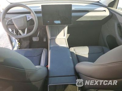 Zdjęcie 8 z 13 samochodu: 2026 TESLA MODEL Y VIN:7SAYGDEE6TF431882 - miniatura