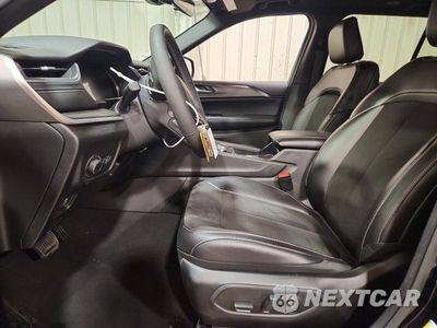 Zdjęcie 7 z 12 samochodu: 2025 JEEP GRAND CHEROKEE LAREDO VIN:1C4RJHAG5SC370361 - miniatura