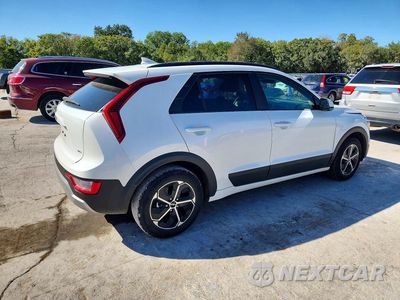 Trzecie zdjęcie samochodu z tyłu: 2025 KIA NIRO LX VIN:KNDCP3LE0S5255786 - miniatura