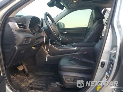 Zdjęcie 7 z 12 samochodu: 2021 TOYOTA HIGHLANDER XLE VIN:5TDGZRBHXMS149448 - miniatura