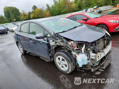 Czwarte zdjęcie samochodu z boku: 2013 TOYOTA PRIUS TWO VIN:JTDKN3DU1D5667662 - miniatura
