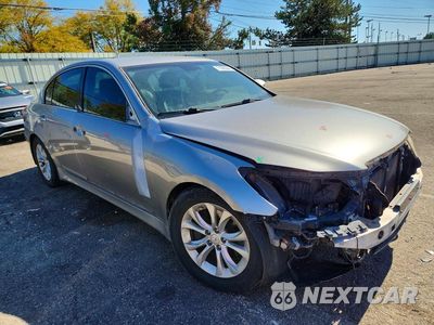 Czwarte zdjęcie samochodu z boku: 2013 HYUNDAI GENESIS 3.8L VIN:KMHGC4DD9DU221925 - miniatura