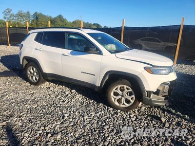 Czwarte zdjęcie samochodu z boku: 2025 JEEP COMPASS LATITUDE VIN:3C4NJDBN9ST562021 - miniatura