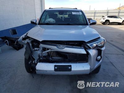 Piąte zdjęcie samochodu w środku: 2020 TOYOTA 4RUNNER SR5 PREMIUM VIN:JTEBU5JR5L5803607 - miniatura