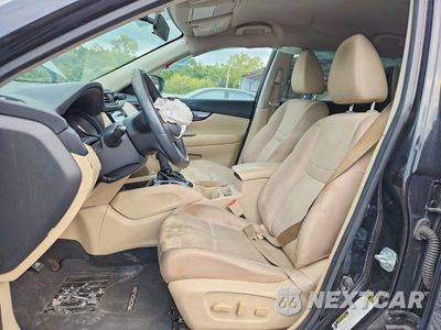 Zdjęcie 7 z 12 samochodu: 2017 NISSAN ROGUE SV VIN:KNMAT2MV4HP577565 - miniatura