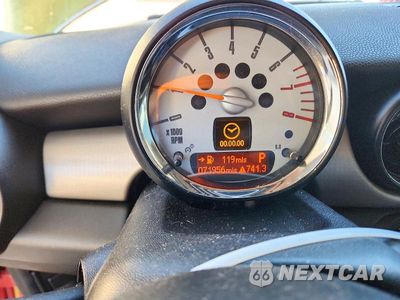 Zdjęcie 9 z 12 samochodu: 2009 MINI COOPER S VIN:WMWMF73589TW86085 - miniatura