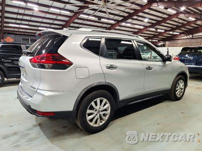 Trzecie zdjęcie samochodu z tyłu: 2018 NISSAN ROGUE SV VIN:JN8AT2MV8JW353408 - miniatura