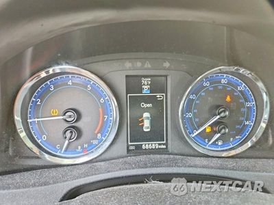 Zdjęcie 9 z 12 samochodu: 2018 TOYOTA COROLLA SE VIN:2T1BURHE9JC088118 - miniatura