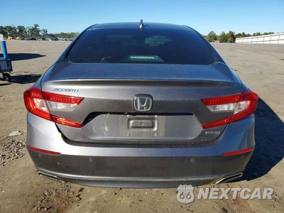 Zdjęcie 6 z 12 samochodu: 2018 HONDA ACCORD TOURING VIN:1HGCV1F97JA062521 - miniatura