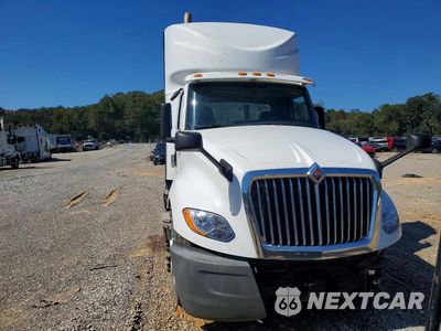 Piąte zdjęcie samochodu w środku: 2019 INTERNATIONAL LT625 SEMI TRUCK VIN:1HSDYAPR1KH081154 - miniatura