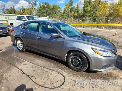 Czwarte zdjęcie samochodu z boku: 2016 NISSAN ALTIMA 2.5 S VIN:1N4AL3AP2GN336986 - miniatura