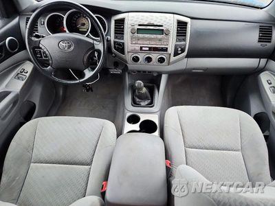 Zdjęcie 8 z 12 samochodu: 2010 TOYOTA TACOMA V6 VIN:5TEUU4EN0AZ722121 - miniatura