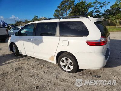 Drugie zdjęcie samochodu z przodu: 2019 TOYOTA SIENNA LE VIN:5TDKZ3DC8KS998919 - miniatura