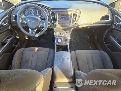 Zdjęcie 8 z 12 samochodu: 2015 CHRYSLER 200 LIMITED VIN:1C3CCCAB7FN714259 - miniatura