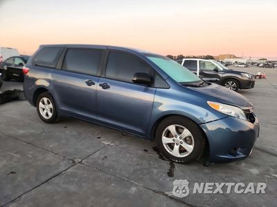Czwarte zdjęcie samochodu z boku: 2015 TOYOTA SIENNA L 7-PASSENGER VIN:5TDZK3DC8FS642835 - miniatura