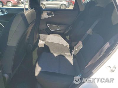 Zdjęcie 10 z 12 samochodu: 2025 KIA SOUL LX VIN:KNDJ23AU4S7262227 - miniatura