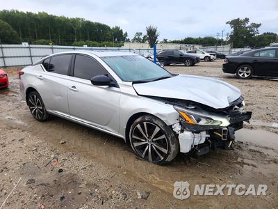 Czwarte zdjęcie samochodu z boku: 2019 NISSAN ALTIMA SR VIN:1N4BL4CV3KC124138 - miniatura