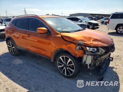 Czwarte zdjęcie samochodu z boku: 2017 NISSAN ROGUE SPORT SL VIN:JN1BJ1CP8HW031464 - miniatura