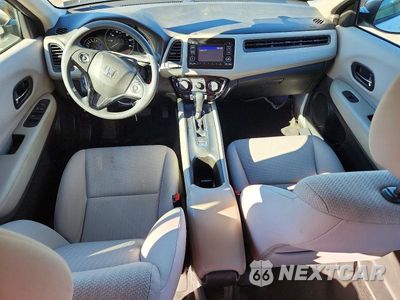 Zdjęcie 8 z 12 samochodu: 2017 HONDA HR-V LX VIN:3CZRU6H39HM703158 - miniatura