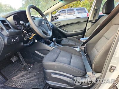 Zdjęcie 7 z 12 samochodu: 2016 KIA FORTE LX VIN:KNAFK4A63G5619717 - miniatura