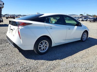 Trzecie zdjęcie samochodu z tyłu: 2016 TOYOTA PRIUS TWO ECO VIN:JTDKARFU3G3019042 - miniatura