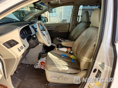Zdjęcie 7 z 13 samochodu: 2014 TOYOTA SIENNA XLE 8-PASSENGER VIN:5TDYK3DC0ES454627 - miniatura