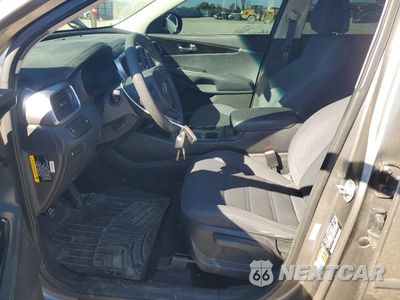Zdjęcie 7 z 13 samochodu: 2016 KIA SORENTO L VIN:5XYPG4A39GG035781 - miniatura