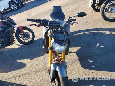 Piąte zdjęcie samochodu w środku: 2015 YAMAHA FZ09 C VIN:JYARN33Y7FA001978 - miniatura