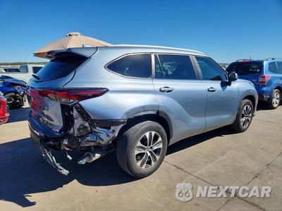 Trzecie zdjęcie samochodu z tyłu: 2024 TOYOTA HIGHLANDER XLE VIN:5TDKDRAH8RS050774 - miniatura