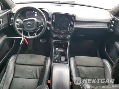 Zdjęcie 8 z 13 samochodu: 2019 VOLVO XC40 T4 R-DESIGN VIN:YV4AC2HMXK2070785 - miniatura