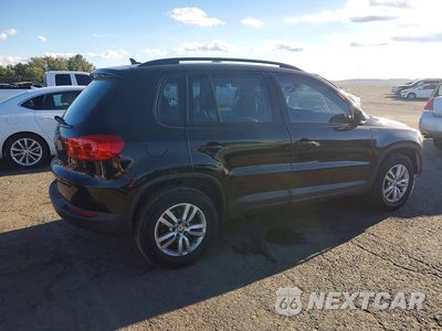 Trzecie zdjęcie samochodu z tyłu: 2017 VOLKSWAGEN TIGUAN S VIN:WVGBV7AX0HK031078 - miniatura