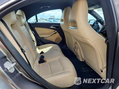 Zdjęcie 10 z 12 samochodu: 2015 MERCEDES-BENZ CLA 250 VIN:WDDSJ4EB8FN248036 - miniatura