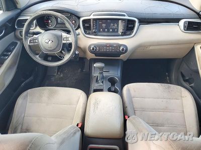 Zdjęcie 10 z 13 samochodu: 2019 KIA SORENTO LX VIN:5XYPG4A33KG468778 - miniatura